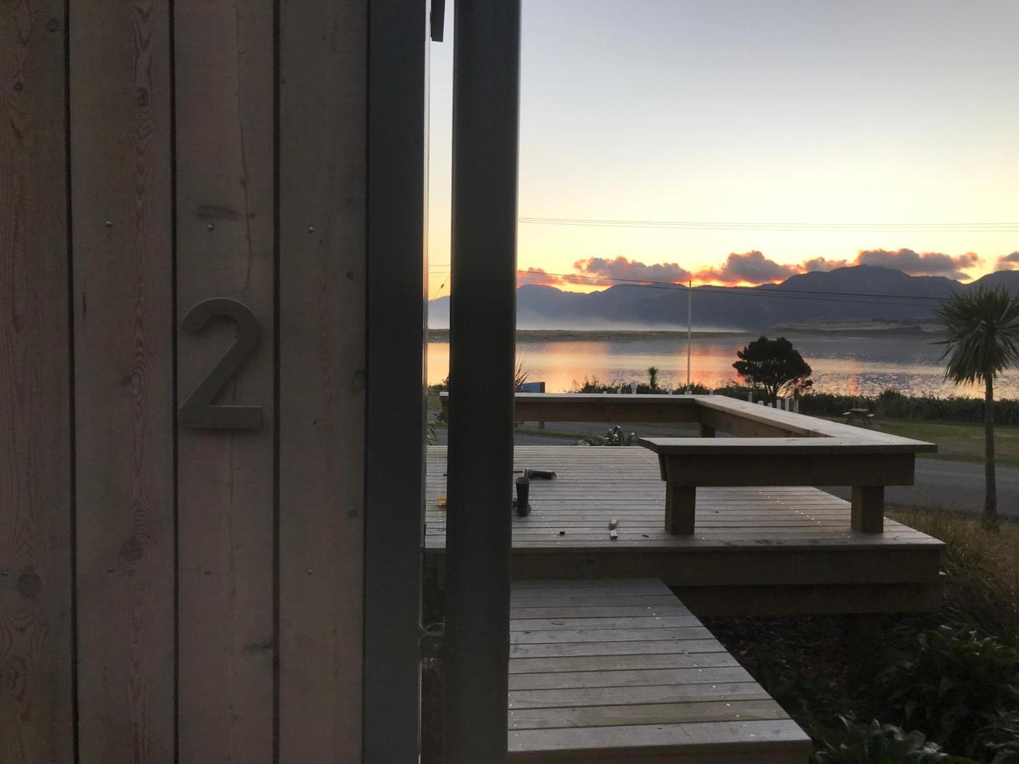 Lake Ferry Hotel Villas Pirinoa Kültér fotó